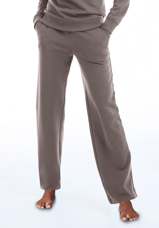 Bench. Loungewear Loungehose Relaxhose mit Logostickerei und Eingrifftaschen, Loungewear