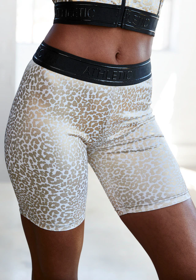 LASCANA ACTIVE Funktionsshorts Radlerhose mit glänzendem Leomuster und 3D-Schriftzug auf dem Bund