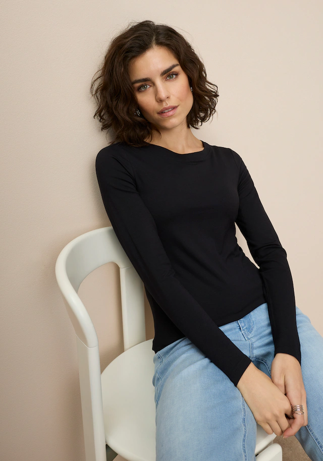 Tamaris Langarmshirt »aus elastischer Viskosemischung, figurbetonte Passform« langärmliges Basicshirt mit Rundhalsausschnitt