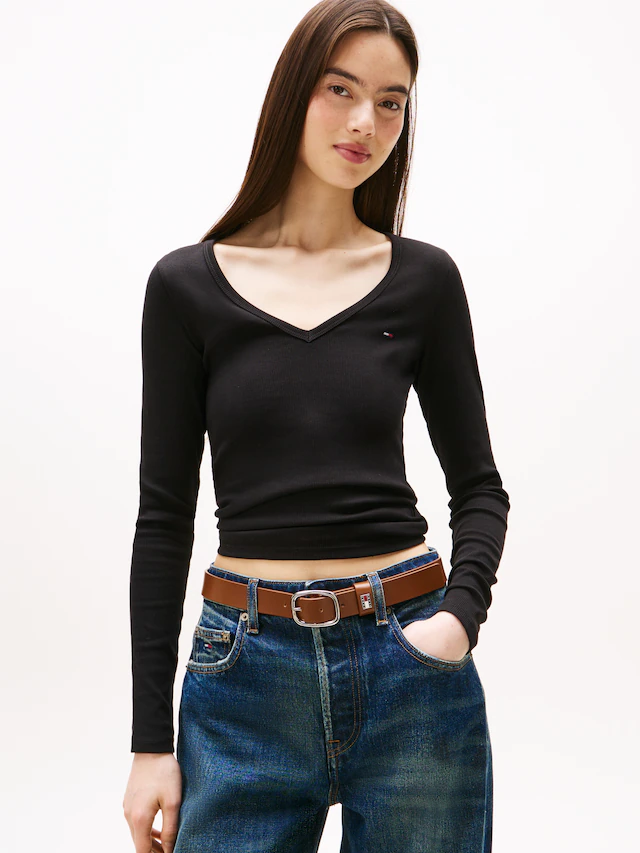 Tommy Jeans Langarmshirt »TJW SLIM ESSENTIAL RIB V LS« mit Logostickerei