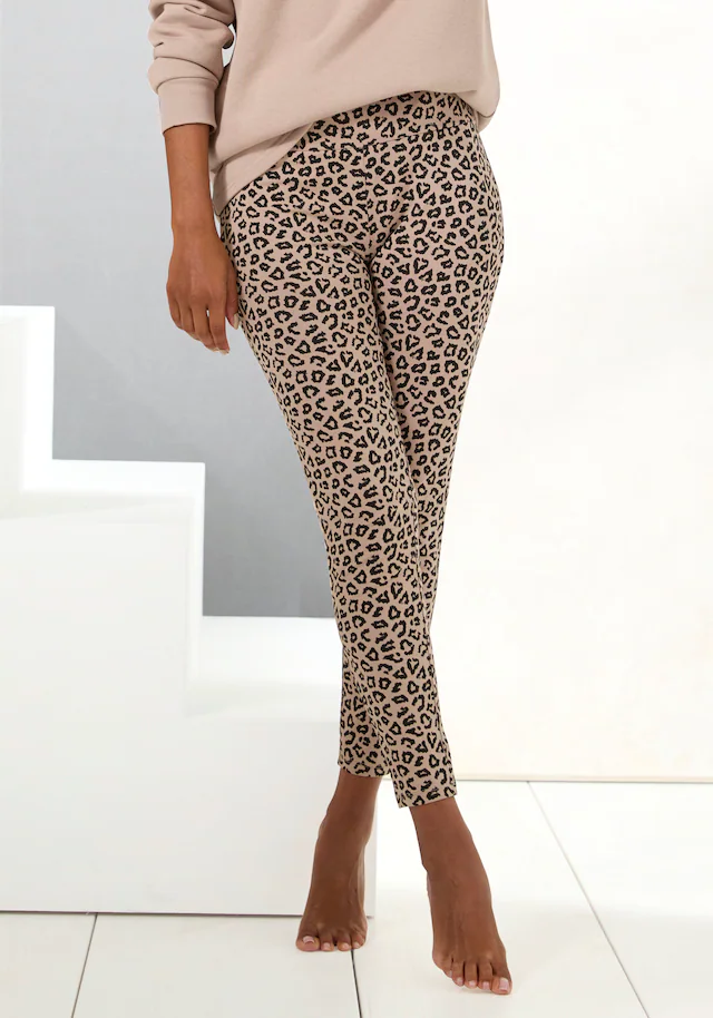LASCANA Leggings Sweatleggings mit breitem Bündchen im Leo-Print, Loungewear
