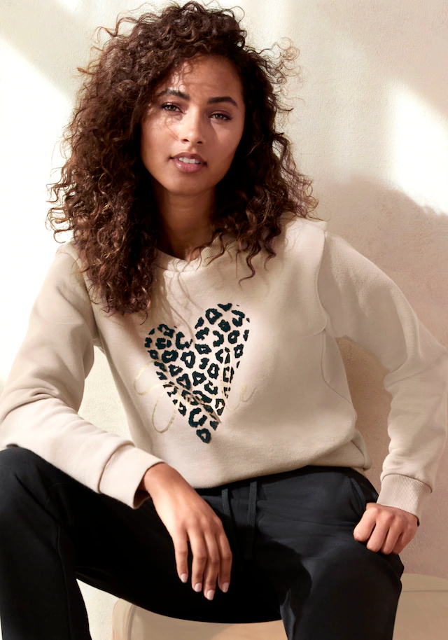 LASCANA Sweatshirt , mit Herz-Leo-Druck, Loungewearn