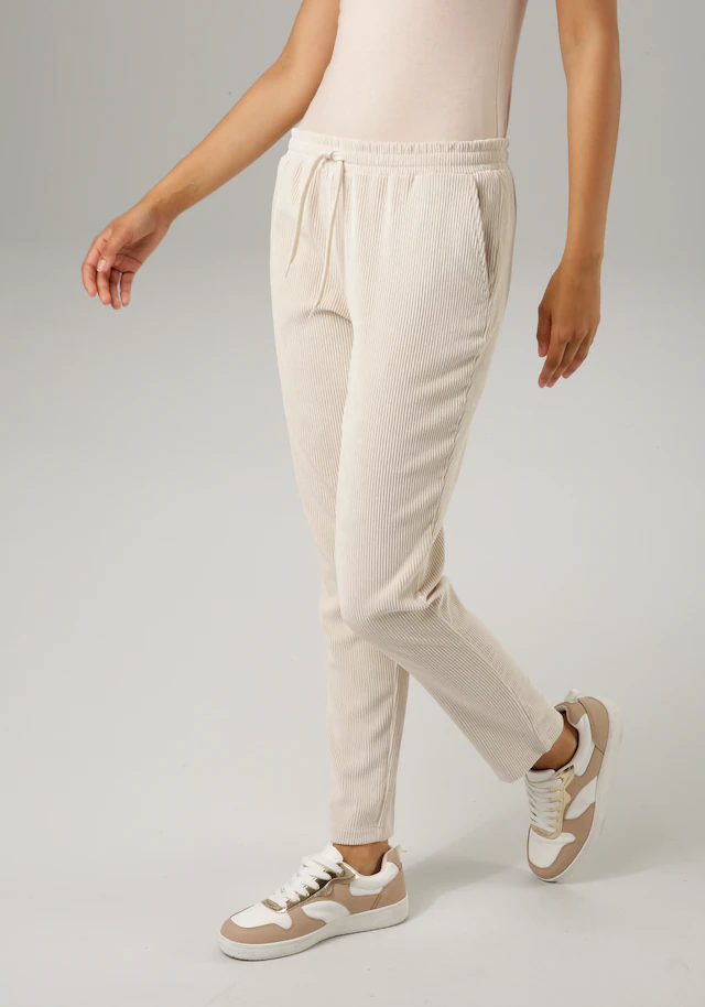 Aniston CASUAL Schlupfhose aus trendigem, elastischen Cord