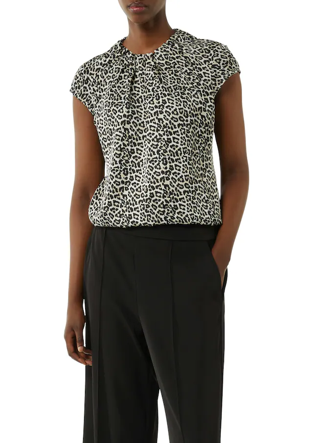 Comma Kurzarmbluse mit Raffung und Animal-Print