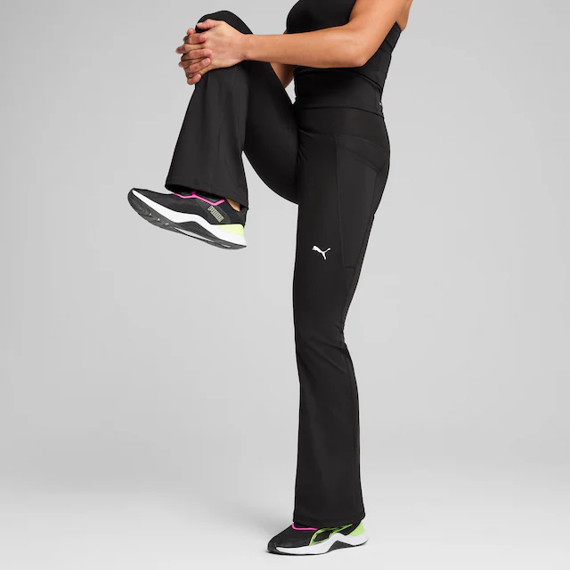 PUMA Trainingshose »W TAD ESSENTIAL HW BOOTCUT PANT« mit DryCELL Technologie, atmungsaktiv, schmale Passform