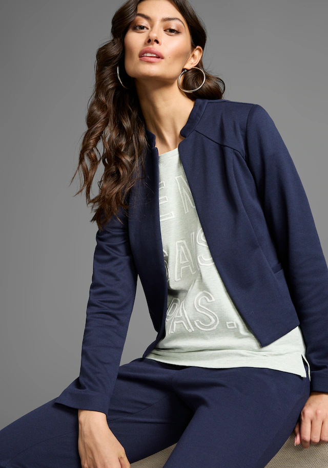 Laura Scott Kurzblazer im sportiven Look