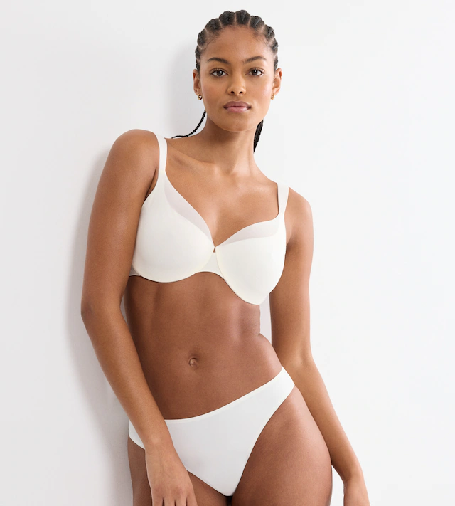 Triumph Minimizer-BH »Body Make-Up Illusion Curve« verkleinert die Brust optisch, breite Träger, formend, weich