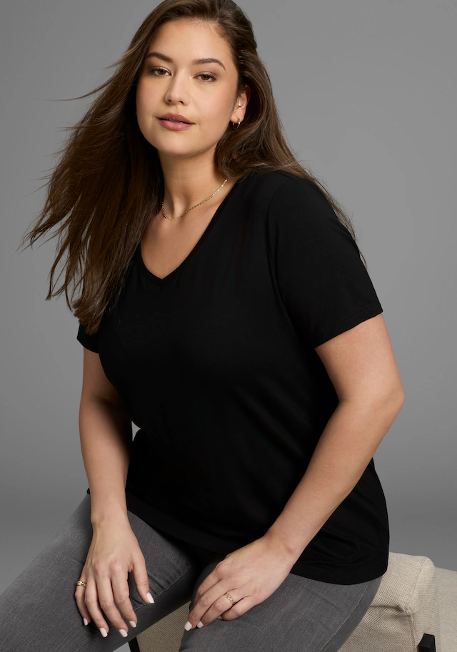 Laura Scott CURVE T-Shirt »Große Größen« mit V-Ausschnitt aus fließender Viskose
