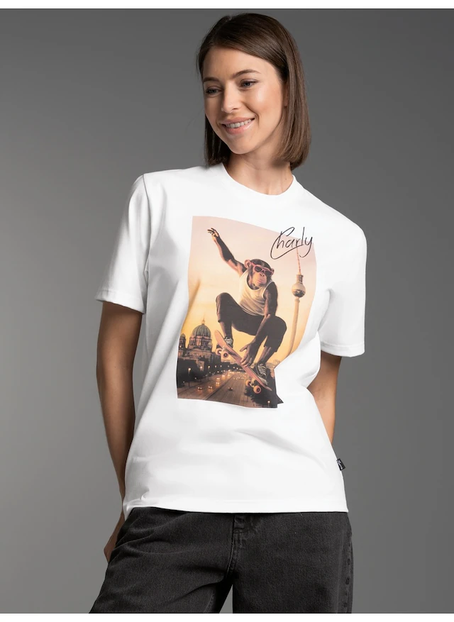 Trigema T-Shirt »TRIGEMA T-Shirt trigema Affe Charly Skateboard« 1 Stk.