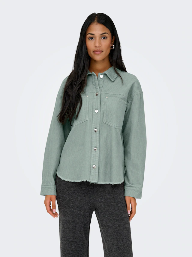ONLY Hemdbluse »ONLMAIKO-BITTEN L/S CORD SHACKET CC PNT« mit Brusttaschen, leicht ausgefranster Saum