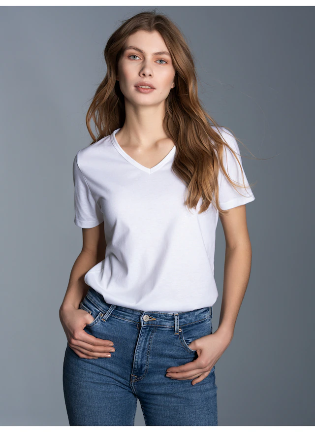Trigema T-Shirt »TRIGEMA V-Shirt Slim Fit« 1 Stk.