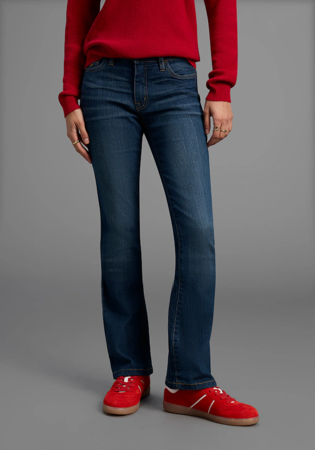 Arizona Bootcut-Jeans »Baby-Boot« Bootcut-Stil, figurbetonte Passform, mit Used-Effekten