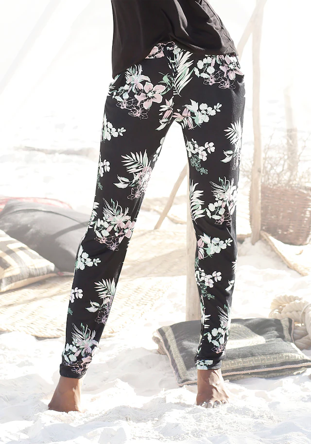 LASCANA Strandhose mit tropischem Druck und Taschen, Jerseyhose, leichte Sommerhose