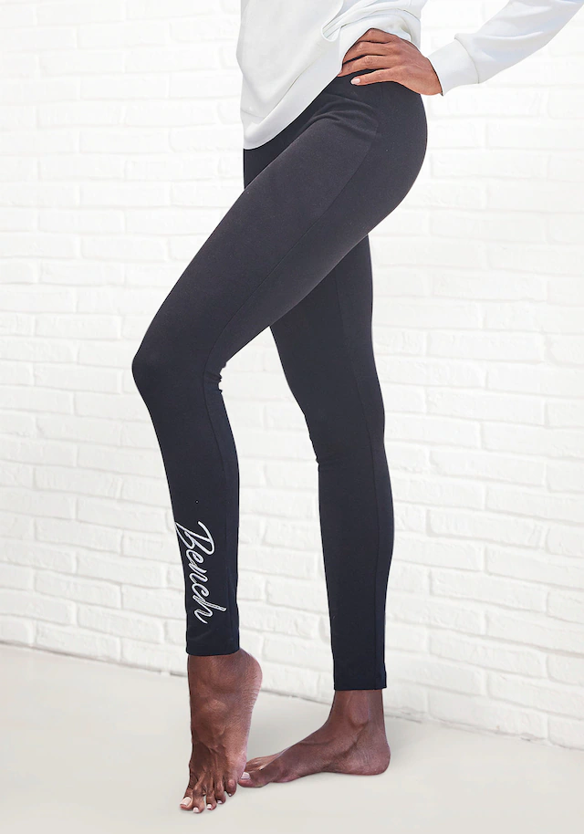 Bench. Loungewear Leggings mit glänzender Logostickerei