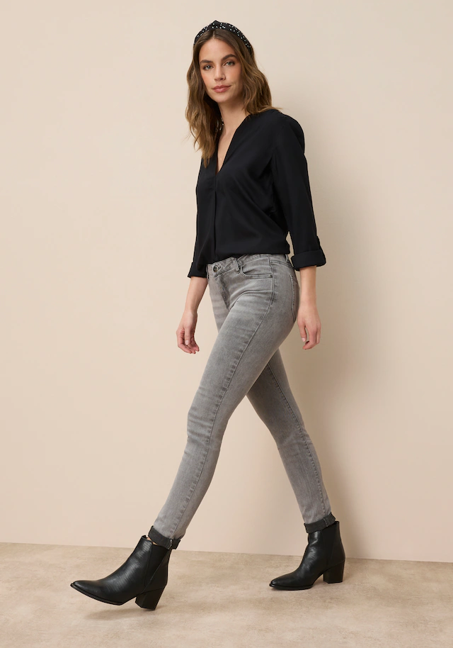 Tamaris Skinny-fit-Jeans »aus bequemen Stretch-Denim« schmale Beinweite, mit Gürtelschlaufenbund, mit Metallreißverschluss