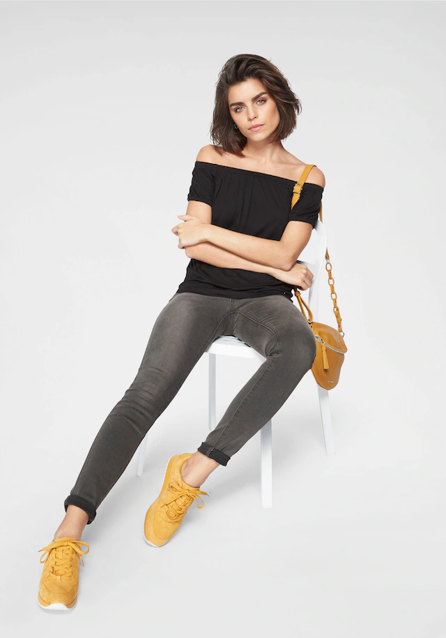 Tamaris Skinny-fit-Jeans »aus bequemen Stretch-Denim« schmale Beinweite, mit Gürtelschlaufenbund, mit Metallreißverschluss