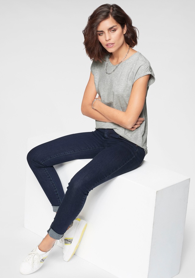 Tamaris Skinny-fit-Jeans »aus bequemen Stretch-Denim« schmale Beinweite, mit Gürtelschlaufenbund, mit Metallreißverschluss