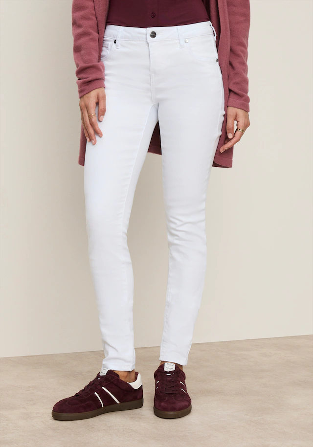 Tamaris Skinny-fit-Jeans »aus bequemen Stretch-Denim« schmale Beinweite, mit Gürtelschlaufenbund, mit Metallreißverschluss