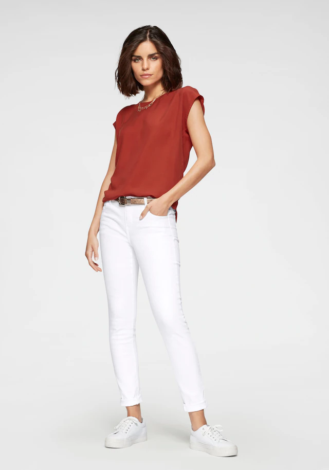 Tamaris Skinny-fit-Jeans »aus bequemen Stretch-Denim« schmale Beinweite, mit Gürtelschlaufenbund, mit Metallreißverschluss