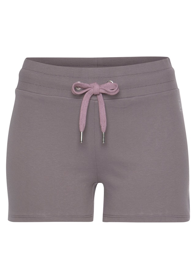 LASCANA ACTIVE Shorts mit kleinen Seitenschlitzen
