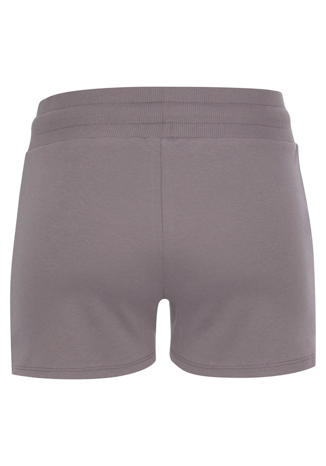 LASCANA ACTIVE Shorts mit kleinen Seitenschlitzen