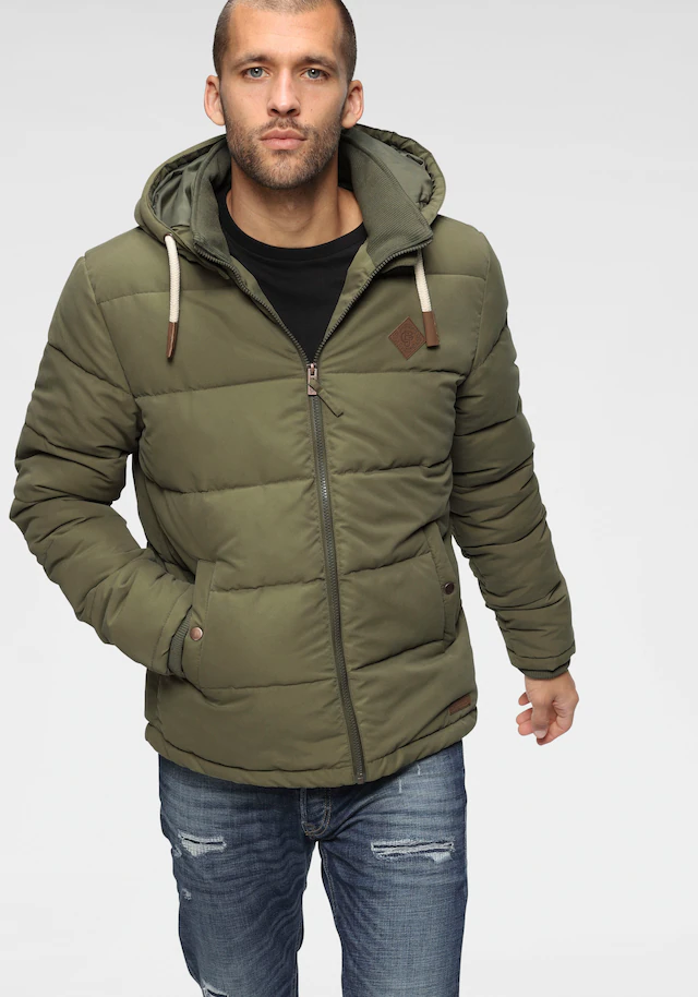 Bruno Banani Steppjacke mit Kapuze leicht, wasserabweisend, modischer Stil, mit dekorativen Badges
