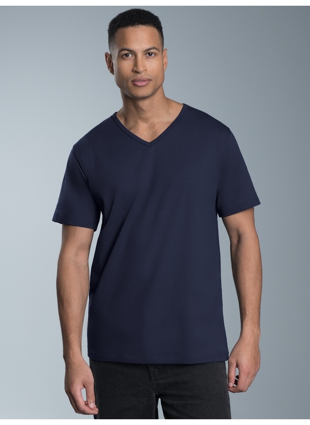 Trigema T-Shirt »TRIGEMA T Shirt aus Biobaumwolle mit V-Ausschnitt« 1