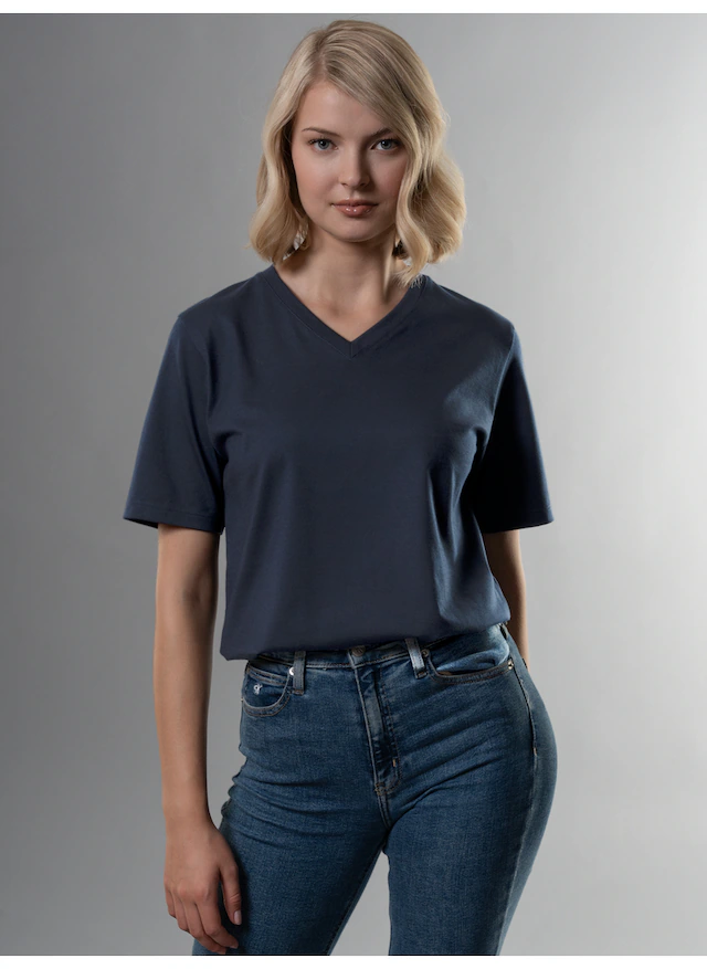 Trigema T-Shirt »TRIGEMA V-Shirt DELUXE Baumwolle« 1 Stk.