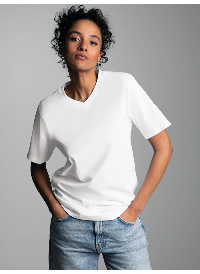 Trigema T-Shirt »TRIGEMA V-Shirt DELUXE Baumwolle« 1 Stk.