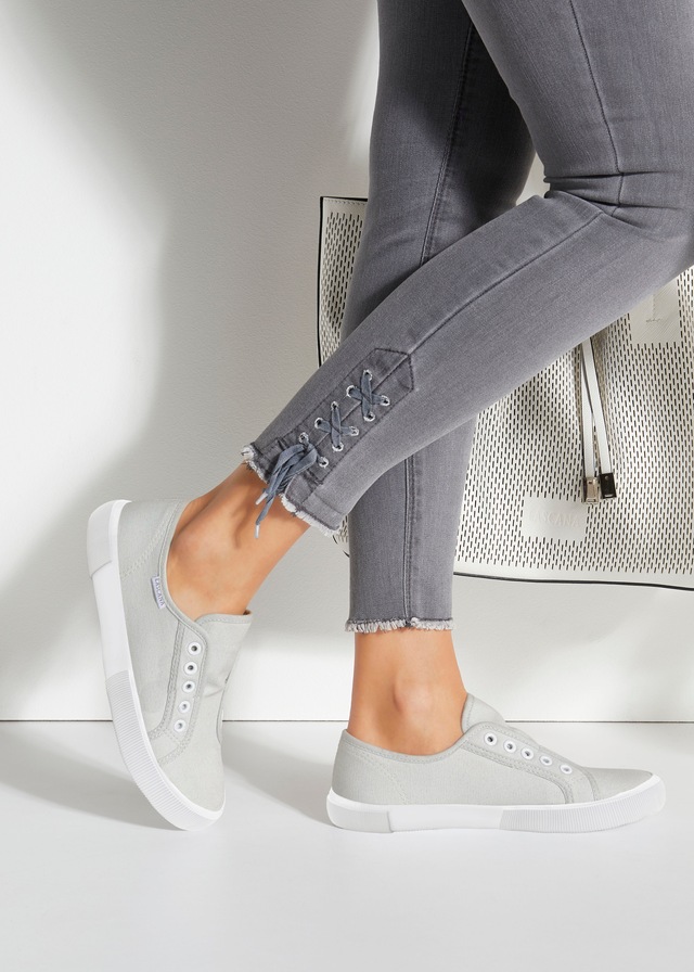 LASCANA Sneaker »Slip-On-Sneaker,« Slipper, Halbschuh bequem zum Reinschlüpfen VEGAN