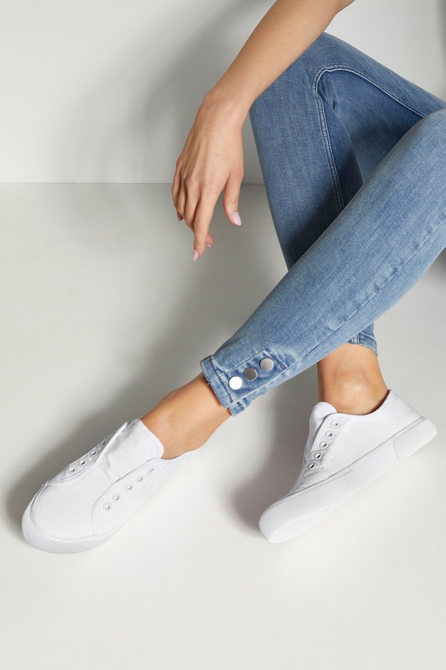 LASCANA Sneaker »Slip-On-Sneaker,« Slipper, Halbschuh bequem zum Reinschlüpfen VEGAN
