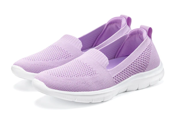 LASCANA Slipper »Halbschuh, Sneaker, Slip-On-Sneaker,« aus bequemen Textil-Material zum Reinschlüpfen VEGAN