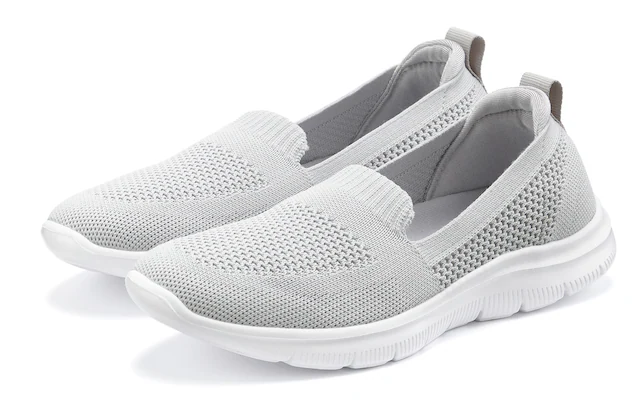 LASCANA Slipper »Halbschuh, Sneaker, Slip-On-Sneaker,« aus bequemen Textil-Material zum Reinschlüpfen VEGAN