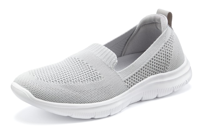 LASCANA Slipper »Halbschuh, Sneaker, Slip-On-Sneaker,« aus bequemen Textil-Material zum Reinschlüpfen VEGAN