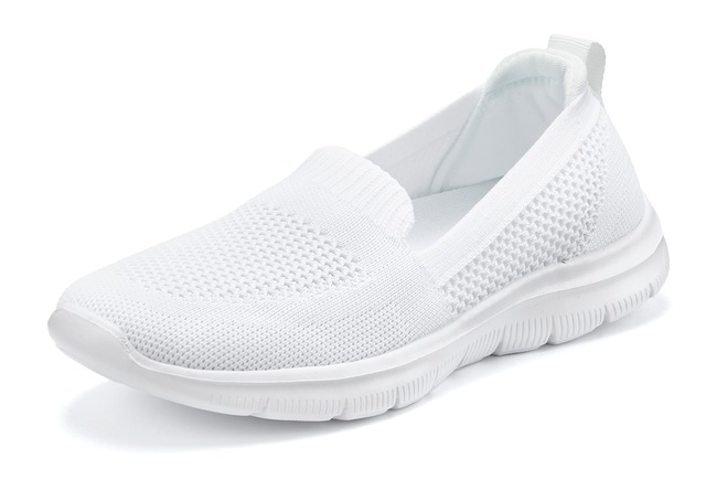 LASCANA Slipper »Halbschuh, Sneaker, Slip-On-Sneaker,« aus bequemen Textil-Material zum Reinschlüpfen VEGAN