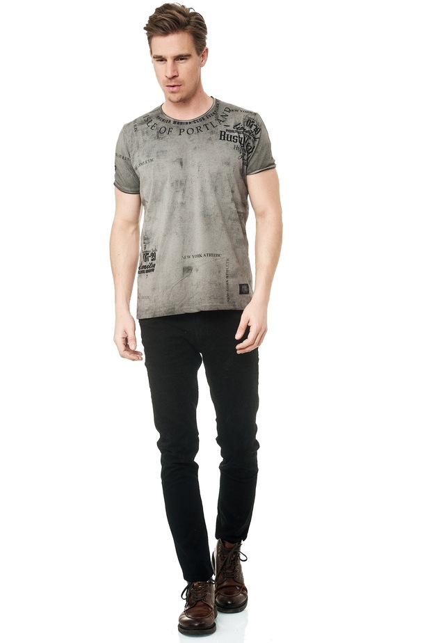 Rusty Neal T-Shirt mit modernem Print