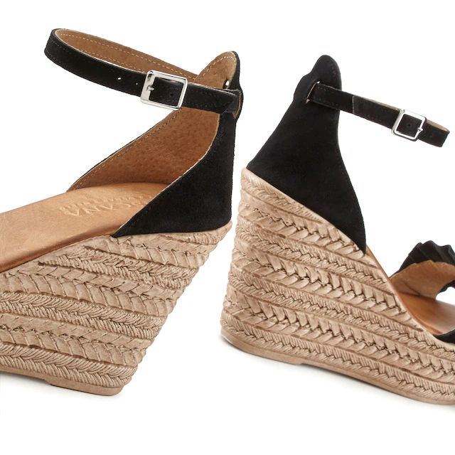 LASCANA Sandalette »Sommerschuh, offener Schuh, Sandale, Keilsandalette,« aus Leder mit Keilabsatz