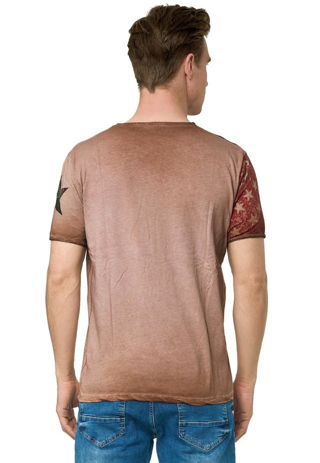 Rusty Neal T-Shirt mit V-Neck