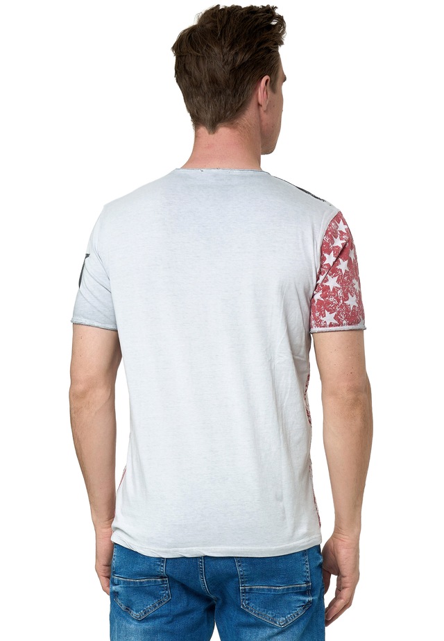 Rusty Neal T-Shirt mit V-Neck