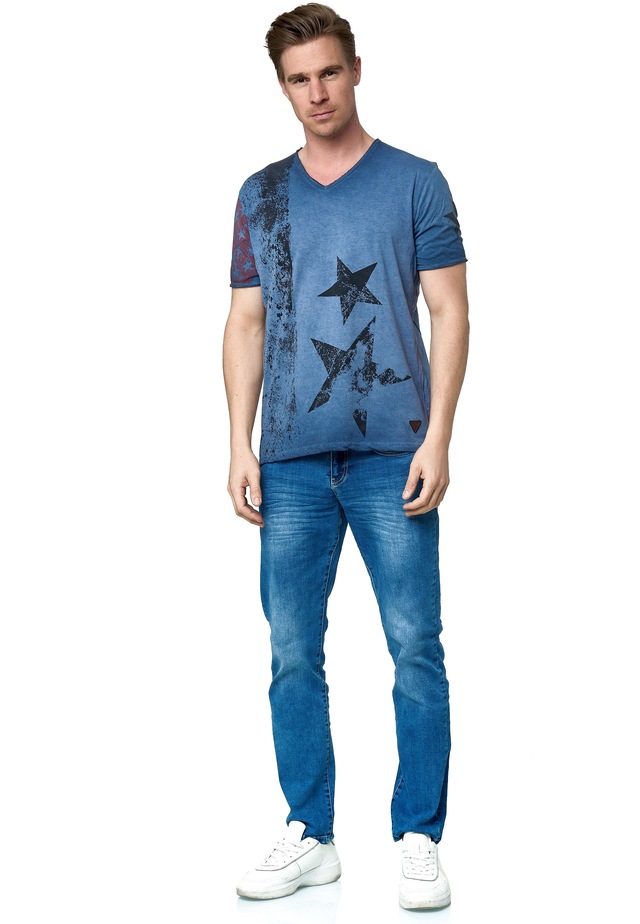 Rusty Neal T-Shirt mit V-Neck