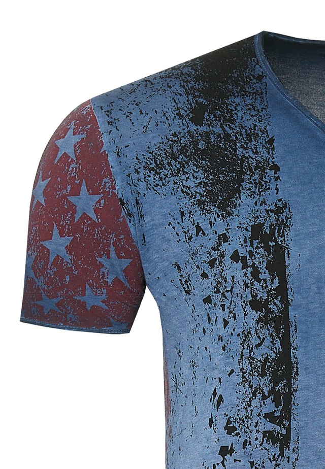 Rusty Neal T-Shirt mit V-Neck