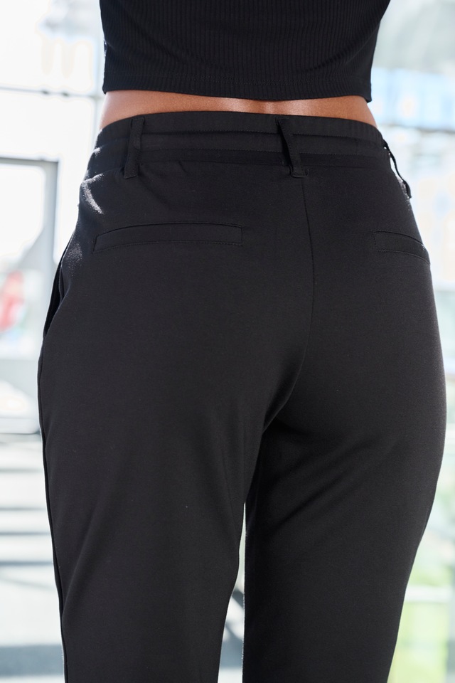 LASCANA Caprileggings mit seitlichen Taschen, Loungewear
