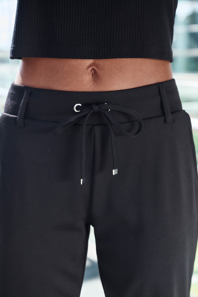 LASCANA Shorts mit Gürtelschlaufen und Bindeband, Loungewear