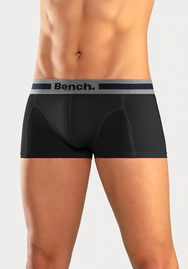 Bench. Hipster Packung, 4 Stk. knapp sitzende Boxershorts aus Baumwollmischung