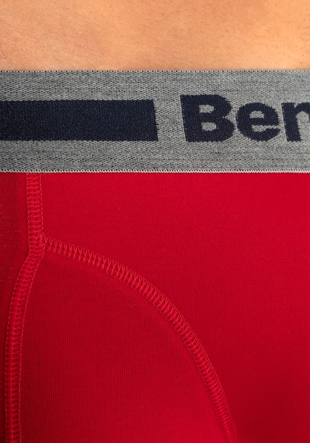 Bench. Hipster Packung, 4 Stk. knapp sitzende Boxershorts aus Baumwollmischung