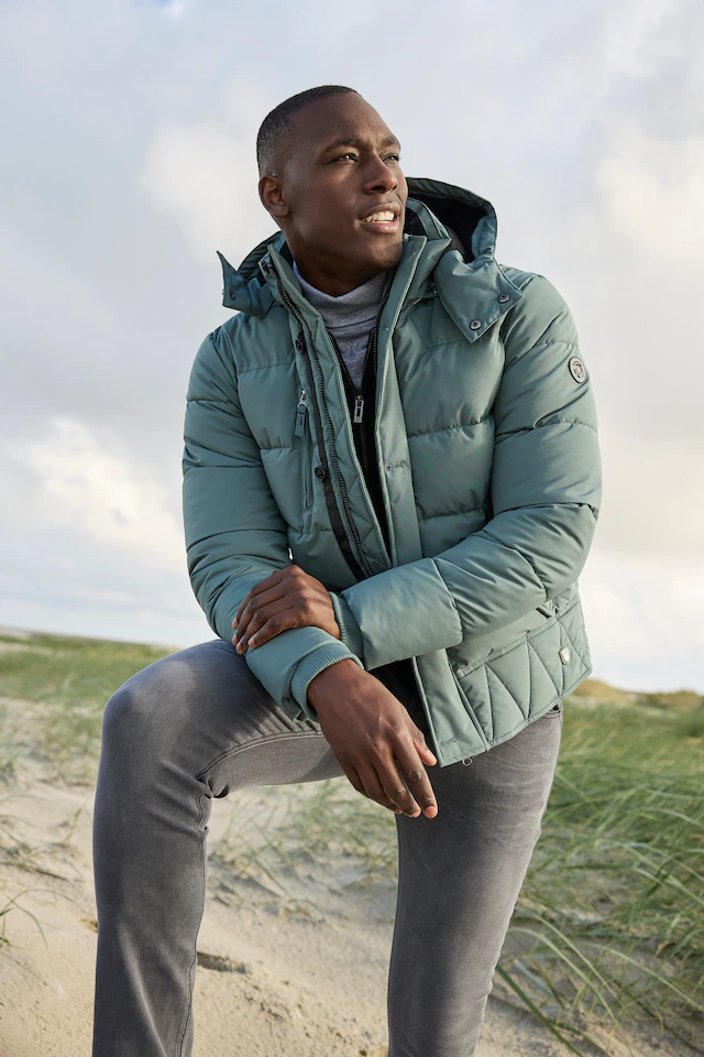 Bruno Banani Steppjacke mit Kapuze Winterjacke mit Fellimitat und abnehmbarer Kapuze