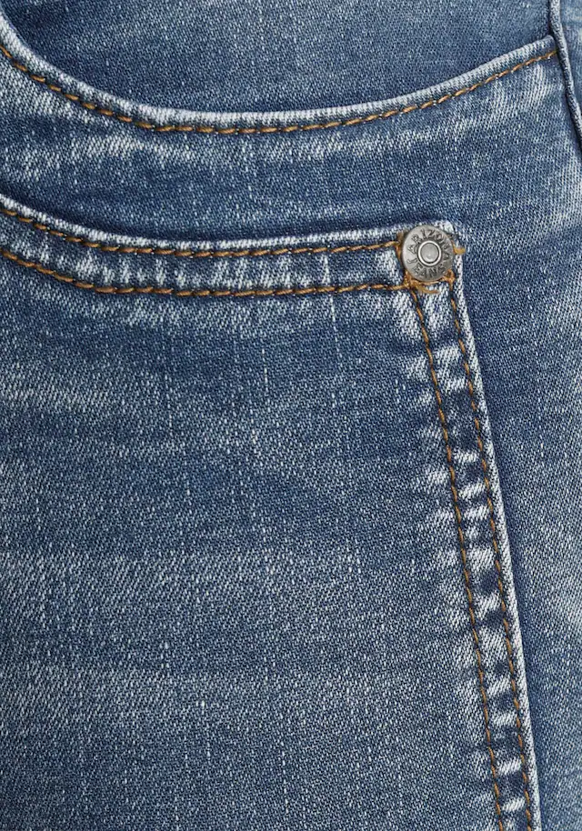 Arizona 7/8-Jeans »mit Keileinsätzen« extra-enger Schnitt, Used-Look-Waschung, niedrige Leibhöhe