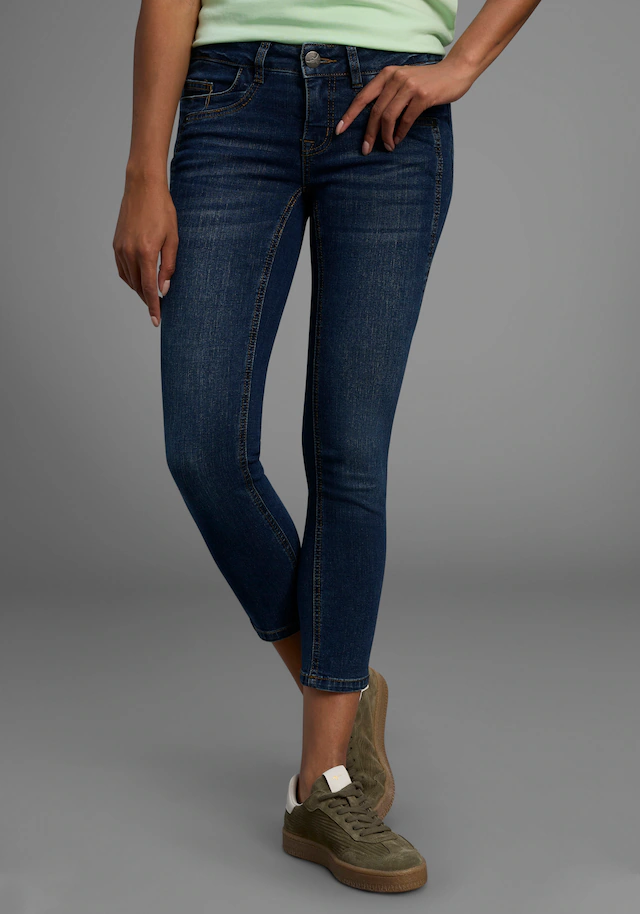 Arizona 7/8-Jeans »mit Keileinsätzen« extra-enger Schnitt, Used-Look-Waschung, niedrige Leibhöhe