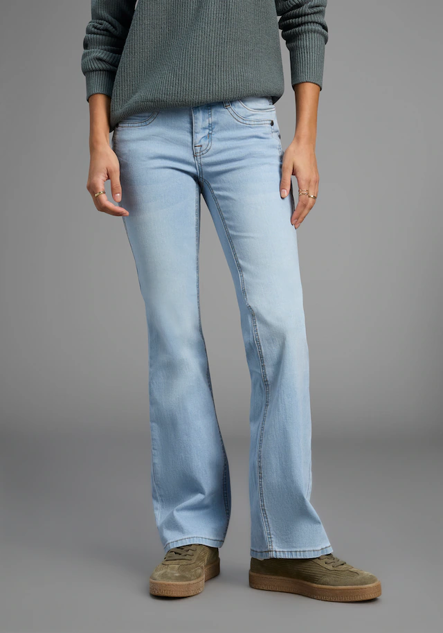 Arizona Bootcut-Jeans »mit Keileinsätzen« ausgestellte Beinform, niedrige Leibhöhe, elastisches Material