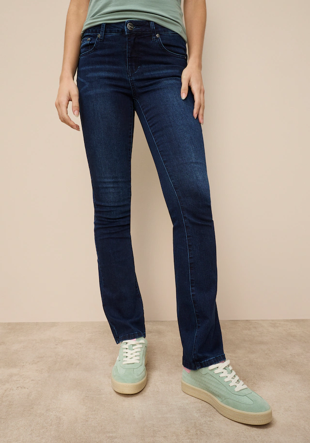 Tamaris Bootcut-Jeans »mit lockerem Schnitt, aus fließender Viskose-Qualität« Reguläre Leibhöhe, Bootcut, mit ausgestelltem Bein